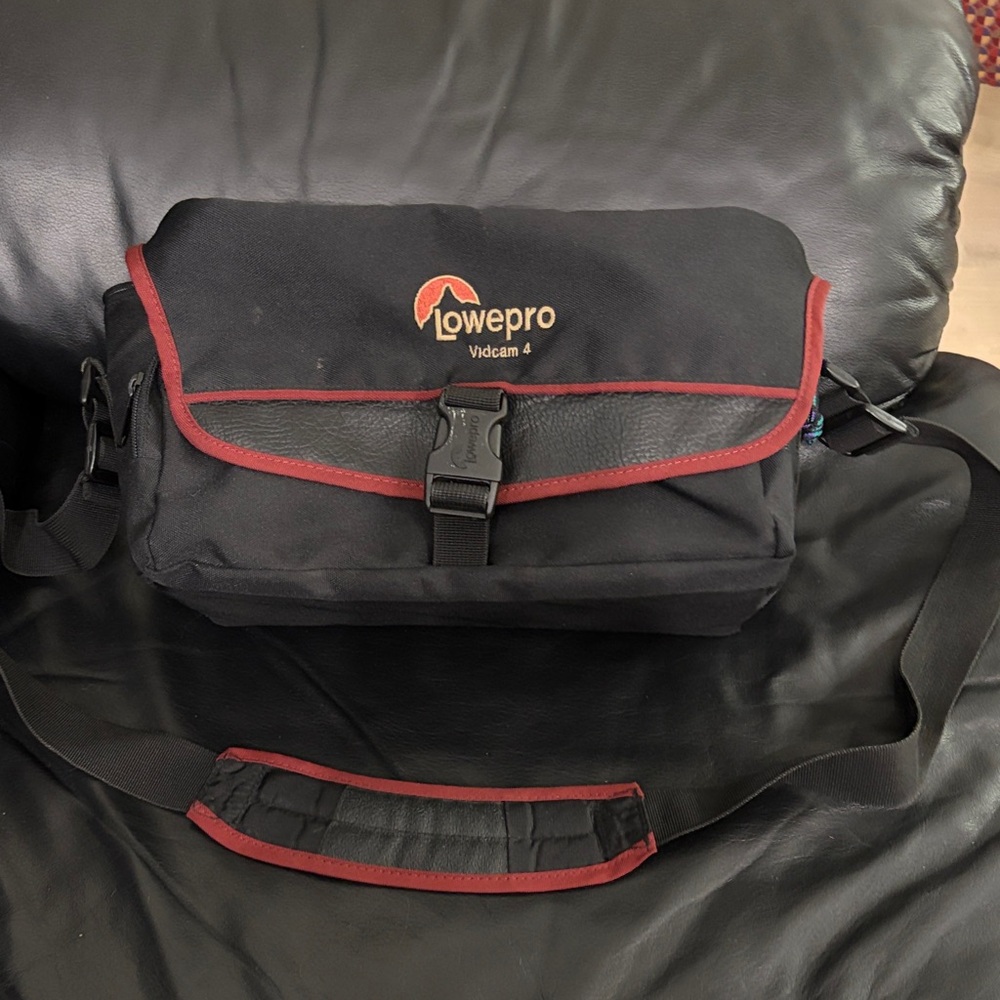Lowepro Vidcam 4 - Camera Bag